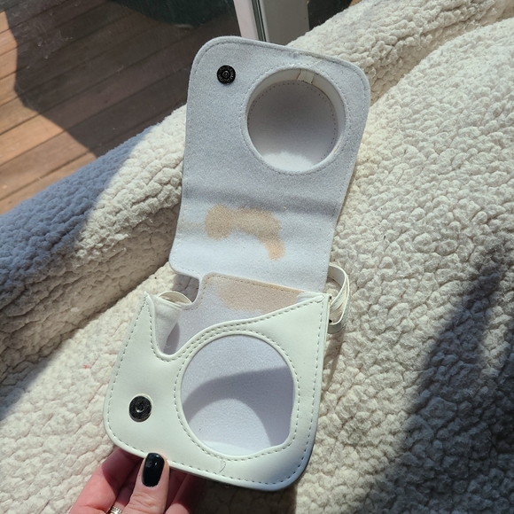 Instax white crossbody carrying case - Picture 4 of 4